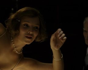 Sarka Petruzelova Nude - I Served the King of England (2006)