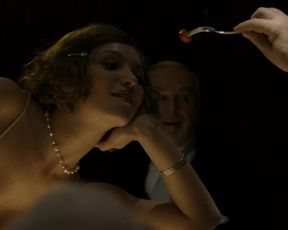 Sarka Petruzelova Nude - I Served the King of England (2006)