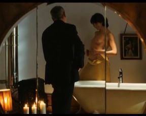 Elsa Zylberstein Nude - Nuit de chien (2008)