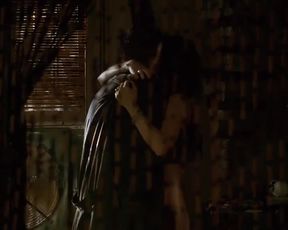 Hot actress Embeth Davidtz Nude - The Gingerbread Man (1998) 