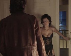 Hot actress Elena Anaya naked, Diana Suarez Nude - Sex and Lucia (2001) 