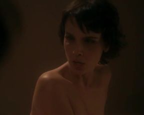 Hot scene Débora Falabella - Nada Será Como Antes-s01e03 (BR 2016) 