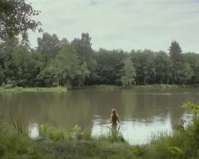 Hot scene Anne Schramm and Hannah Herzsprung Nude - Der Geschmack von Apfelkernen (2013) 