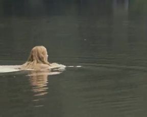 Hot scene Anne Schramm and Hannah Herzsprung Nude - Der Geschmack von Apfelkernen (2013) 