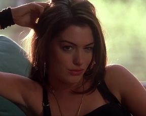 Sexy Anne Hathaway Nude - Havoc (US 2005) 