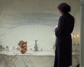 Sexy Amy Adams Nude - Miss Pettigrew Lives for a Day (2008) 