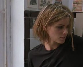 Hot actress Amanda Peet - Igby Goes Down (US 2002) 