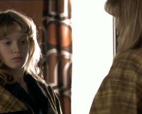 Sexy Ludivine Sagnier nude - Water Drops On Burning Rocks (2000) 