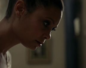 Sexy Thandie Newton Sexy - Westworld s01e04 (2016) TV show scenes