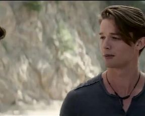 Sexy Sarah Dumont, Halston Sage Sexy - Scouts Guide to the Zombie Apocalypse (2015) TV show scenes