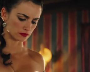 Sexy Salma Hayek, Penélope Cruz Sexy - Bandidas (2006) TV show scenes