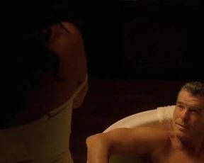 Sexy Salma Hayek Sexy - After The Sunset (2004) TV show scenes