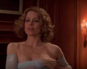 Sexy Jennifer Love Hewitt, Sigourney Weaver Sexy - Heartbreakers (2001) TV show scenes