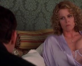 Sexy Jennifer Love Hewitt, Sigourney Weaver Sexy - Heartbreakers (2001) TV show scenes