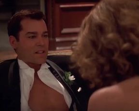 Sexy Jennifer Love Hewitt, Sigourney Weaver Sexy - Heartbreakers (2001) TV show scenes