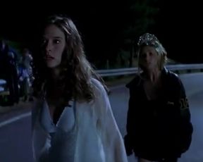 Sexy Jennifer Love Hewitt, Sarah Michelle Gellar Sexy - I Know What You Did Last Summ TV show scenes