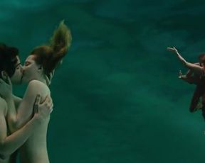 Sexy Evan Rachel Wood, T.V. Carpio Sexy - Across the Universe (2007) TV show scenes