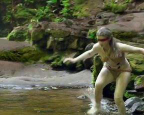 Sexy Lorenza Izzo nude - The Green Inferno (2013) 