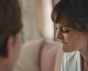 TV show scene Frankie Shaw Nude - SMILF s01e02 (2017) 