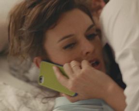 TV show scene Frankie Shaw Nude - SMILF s01e02 (2017) 