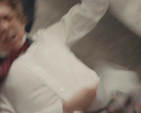 TV show scene Frankie Shaw Nude - SMILF s01e02 (2017) 