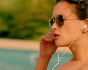 Paulina Andreeva nude - Sarancha (2014)