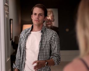 Roxanna Dunlop, Lauren Shaw nude - The Late Bloomer (2016)