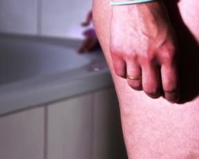 Sexy Alexandra Finder nude - Die Frau des Polizisten (2013) 