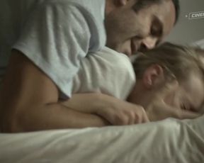 Juliana Olhova Nude - Spina (2017)