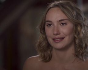 Deborah Francois Nude - Loue Moi (2017)