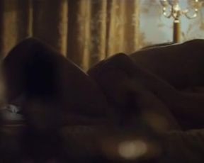 Hot scene Irina Vinogradova, Ekaterina Arkharova nude - Hotel (2015) 