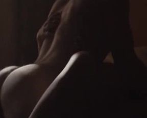 Hot scene Irina Vinogradova, Ekaterina Arkharova nude - Hotel (2015) 