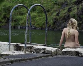 Hot scene Maika Monroe nude - Bokeh (2017) 