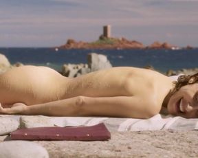 Topless scene Natalie Portman naked - Planetarium (2016) 