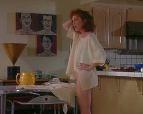 Naked scenes Julianne Moore - Short Cuts (1993)
