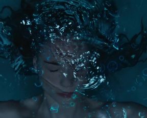 Celebs Tuppence Middleton, Vanessa Kirby - Jupiter Ascending (2015)