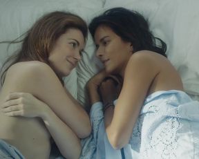 Celebrity Lesbian Video - Patricia Velasquez, Eloisa Maturen - Liz in September (2014) 
