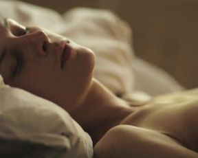 Agnieszka Podsiadlik, Pheline Roggan - Jak calkowicie zniknac (2014)