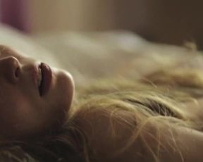 Agnieszka Podsiadlik, Pheline Roggan - Jak calkowicie zniknac (2014)