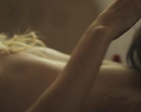 Agnieszka Podsiadlik, Pheline Roggan - Jak calkowicie zniknac (2014)