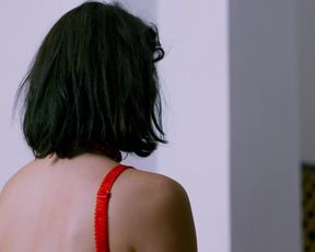 Adele Exarchopoulos, Gemma Arterton - Orpheline (2016)