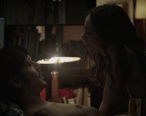 Naked scene Julia Molins - Se quien eres_s01e13 (2017) TV show nudity video