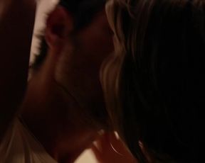 Mircea Monroe - Into the Blue 2 (2009)