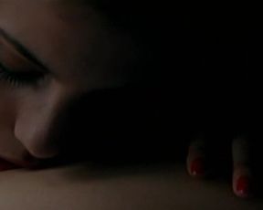 Maribel Verdu, Maria de Medeiros - Huevos de Oro (1993)