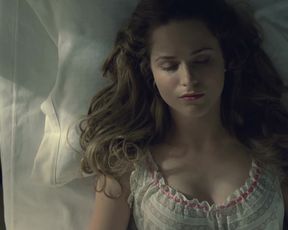 Naked scene Evan Rachel Wood, Angela Sarafyan - Westworld S01E01 (2016) Full HD 1080 (Sex, Nude, Bush) TV show nudity video