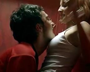 Juana Acosta, Maria Reyes Arias - A golpes  (2005)