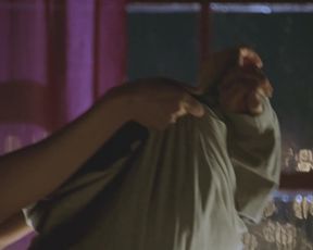 Emmanuelle Vaugier, Shannyn Sossamon - 40 Days & 40 Nights (2002)