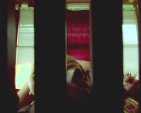 Jana Pallaske, Saskia Valencia nude - Kopf oder Zahl (2009)