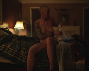Jen Znack - Peacemaker s01e06 (2022)  Topless Celebs