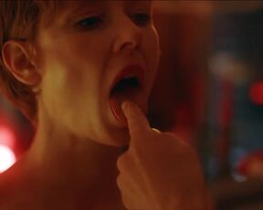 Sarah Bauerett - Deadlines s01e04 (2021) topless scene